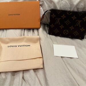 Louis Vuitton Monogram toiletry Pouch